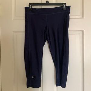 Navy under armour cropped leggings